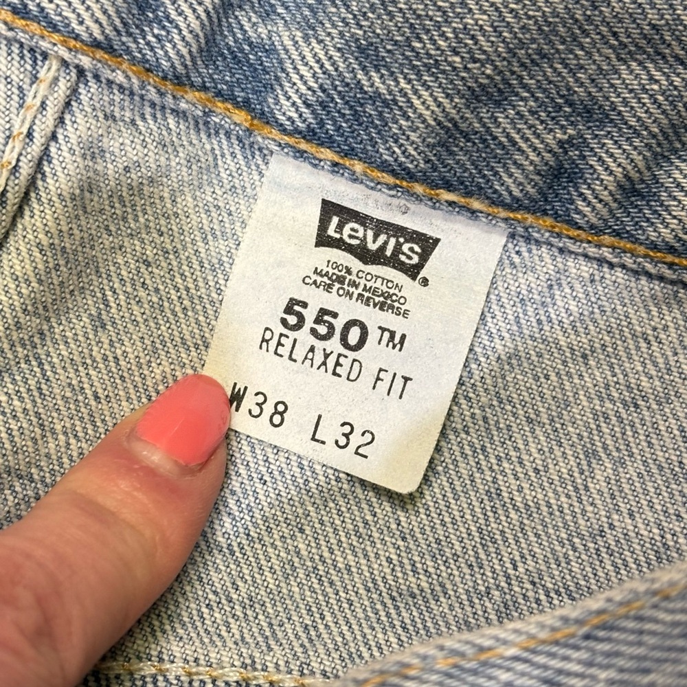 Vintage Levi’s 550 Jeans - Picture 7 of 10